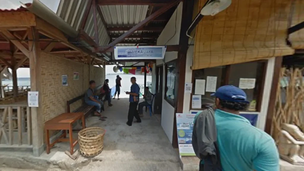 Gili Meno Port Facilities including ticket office for ferry and fast boat services